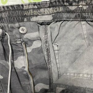 American Eagle Outfitters Gray Camo Pants